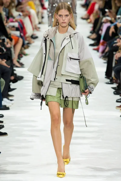 Look 2